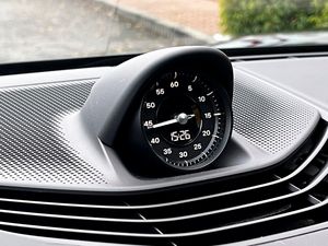 Porsche Taycan GTS 598PS ELEKTRO Innodrive Head up display HA-Lenkung RemotePark 22KW Lader Nachtsicht